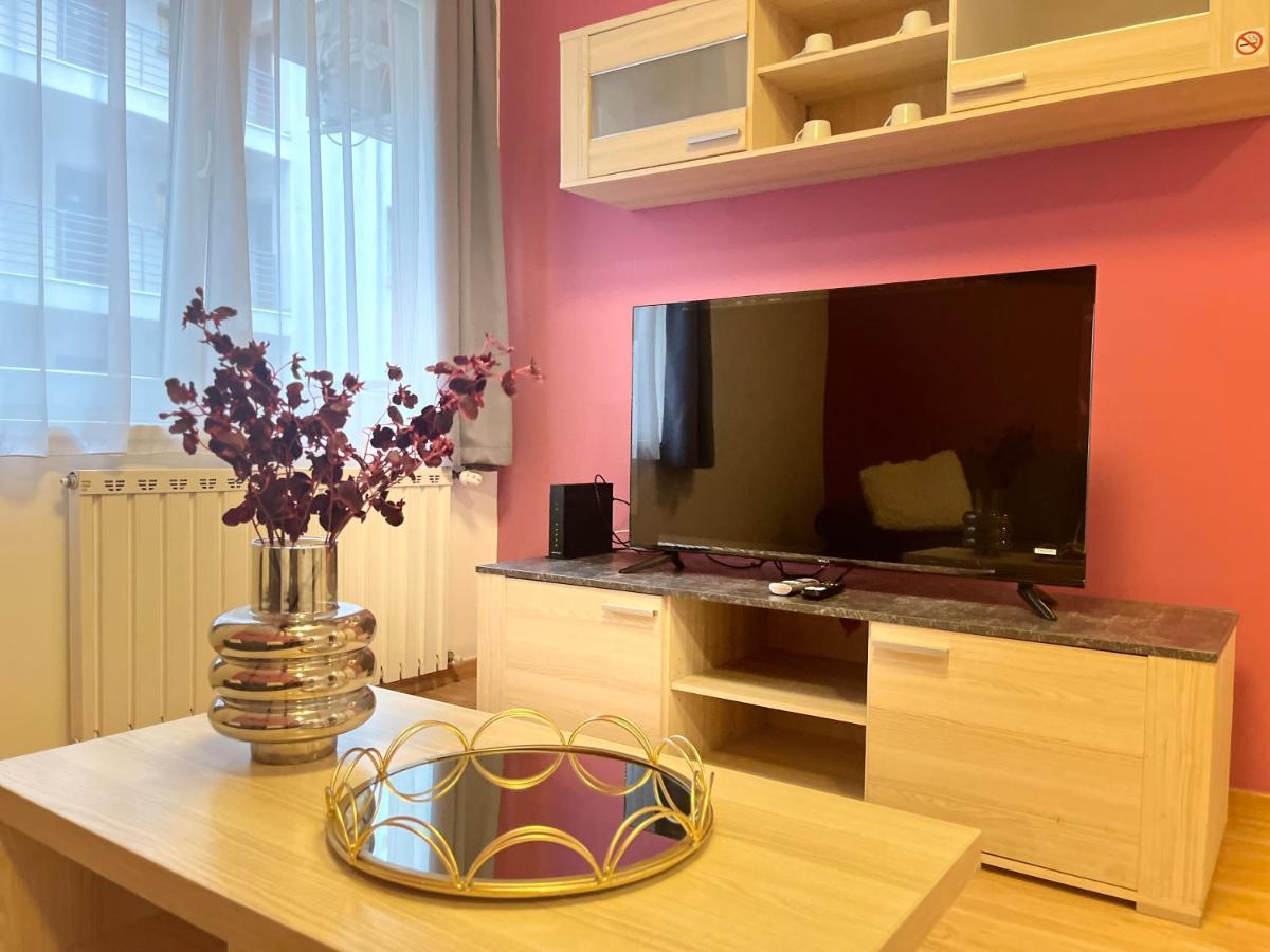 Corvin Pearl Deluxe Apartamento Budapeste Exterior foto