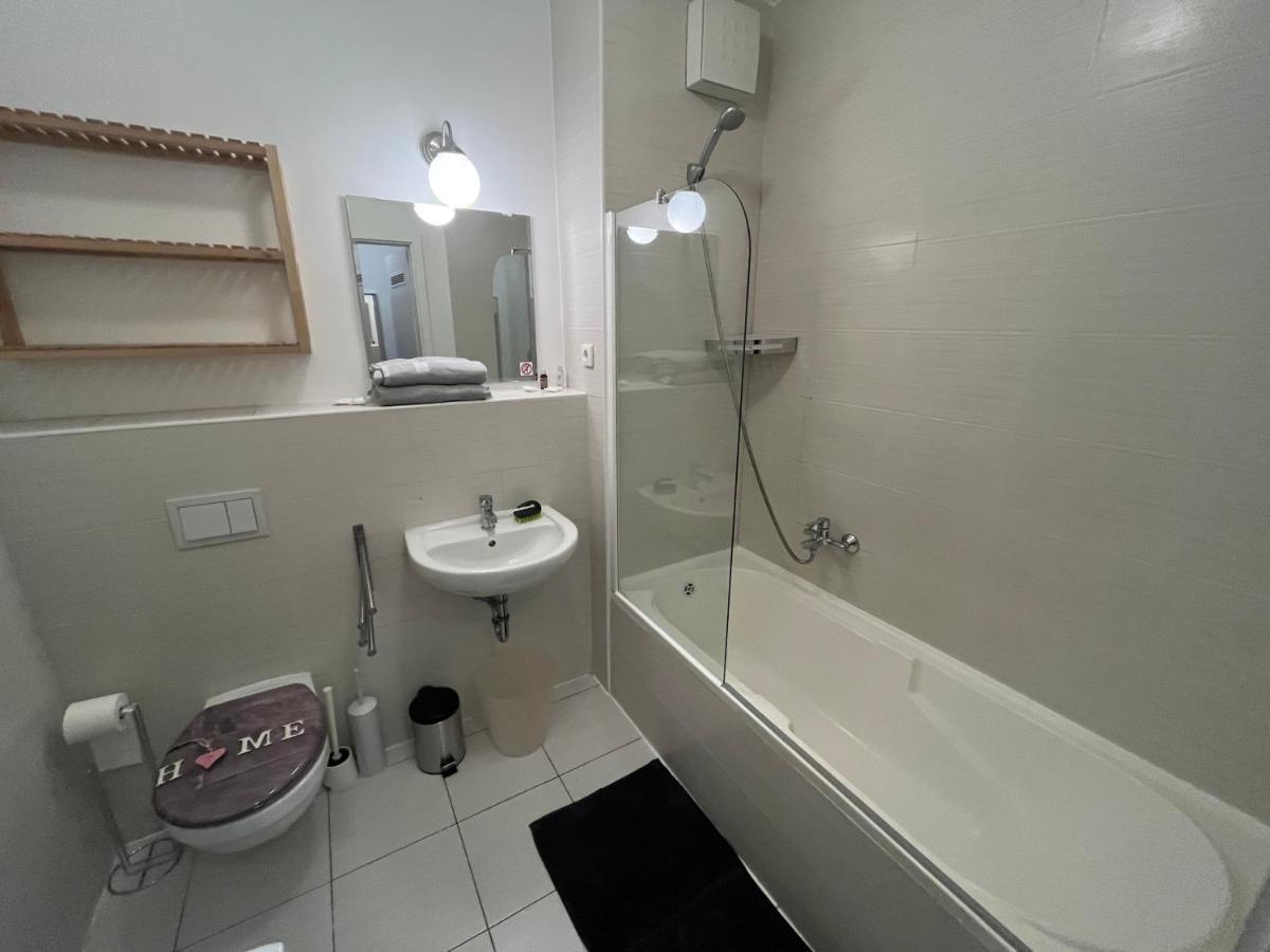 Corvin Pearl Deluxe Apartamento Budapeste Exterior foto